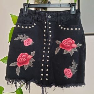 LF Carmar Black Rose Denim Skirt size 26